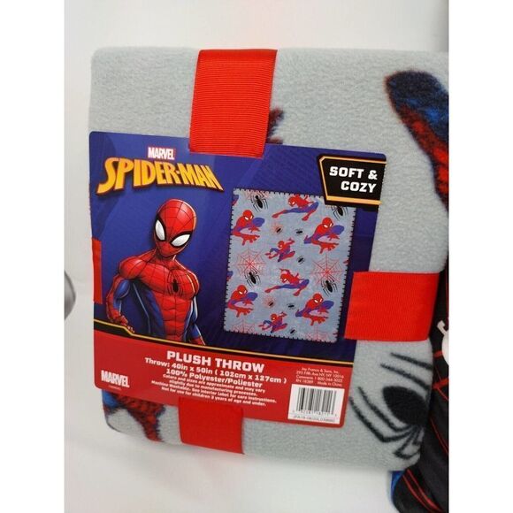 Spider Man Squishy Pillow and Soft and Comfy Colorful Throw 40 x 50 inches - Picture 2 of 5